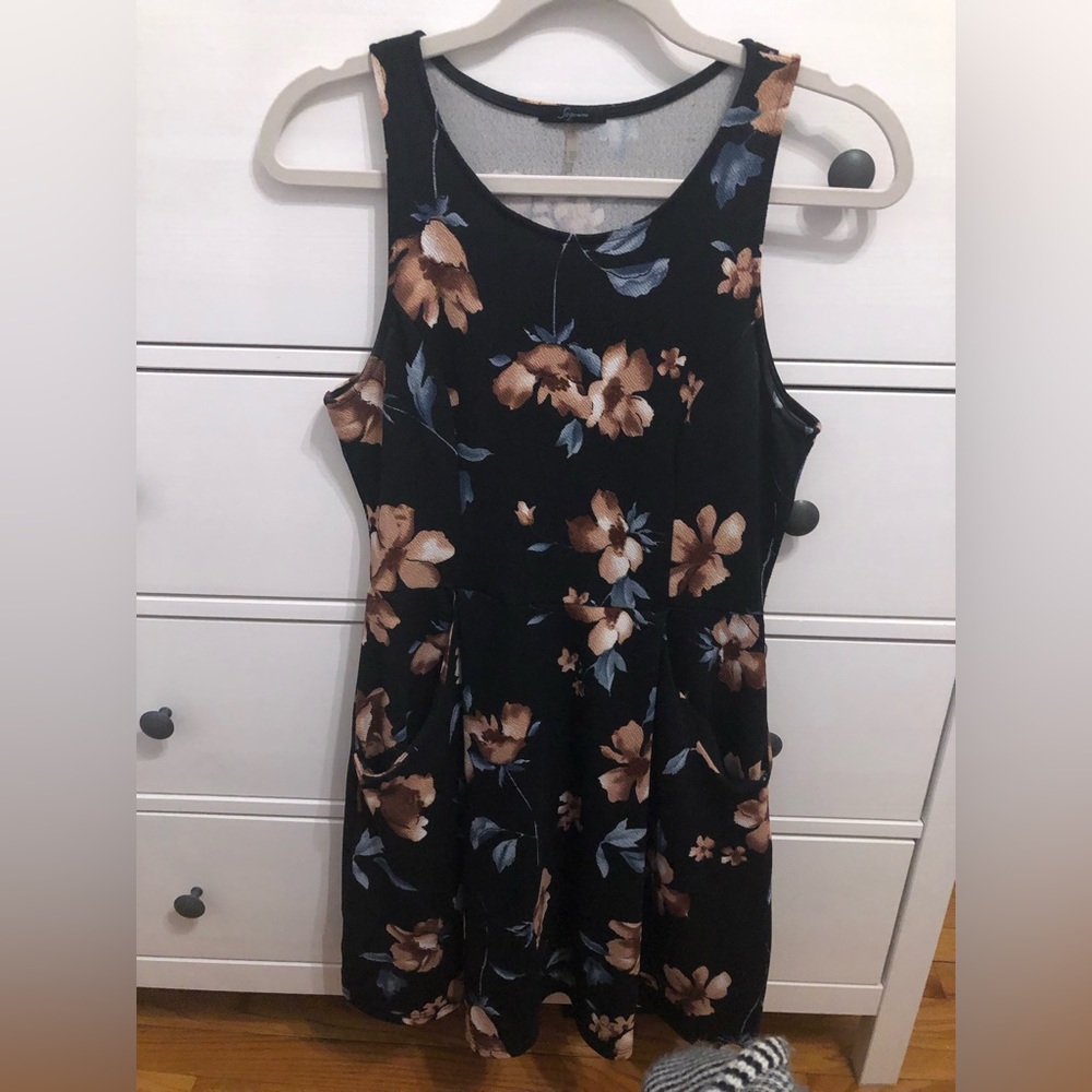 Floral sleeveless dress- size large